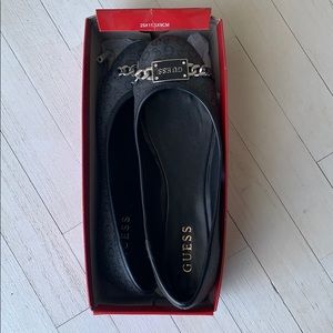 Black Guess Sz 9 flats